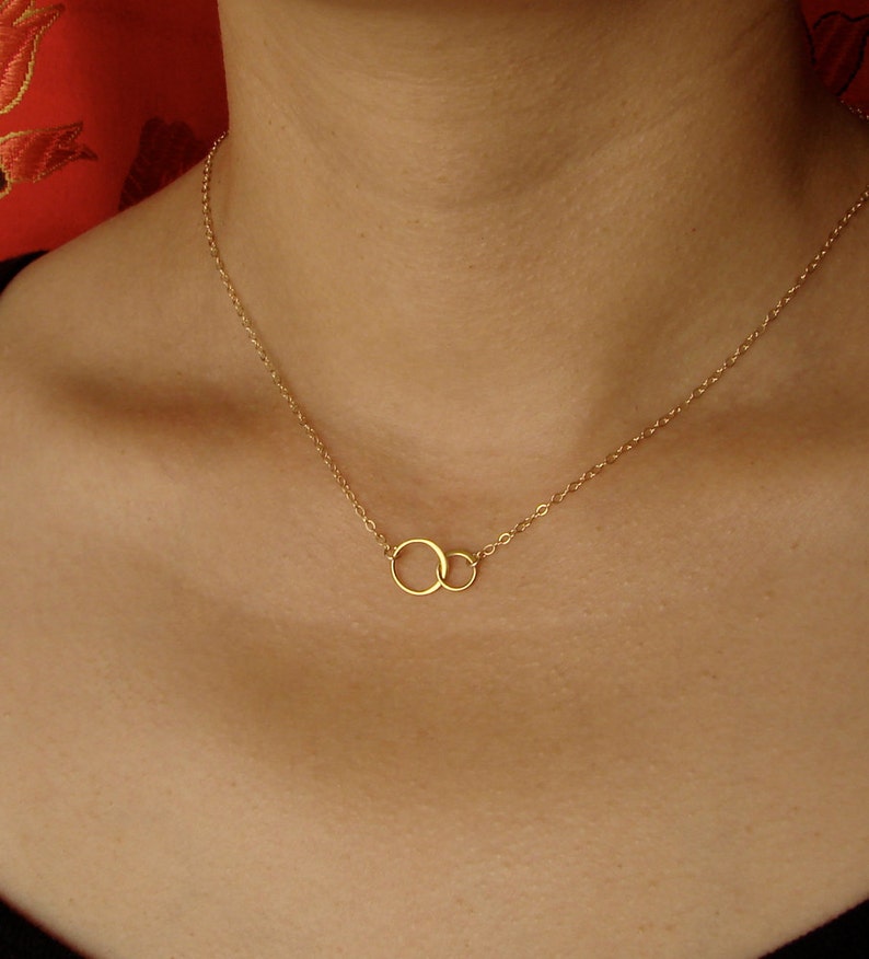Tiny Linked Circles Necklace in Gold Wedding Bridesmaid Gift Etsy