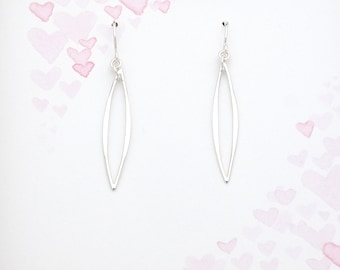 Sterling Silver Marquise Earrings Hammered Lightweight Dainty Leaf Shaped Geometric Minimalist Gift for Her Modern Simple Jewelry Dainty