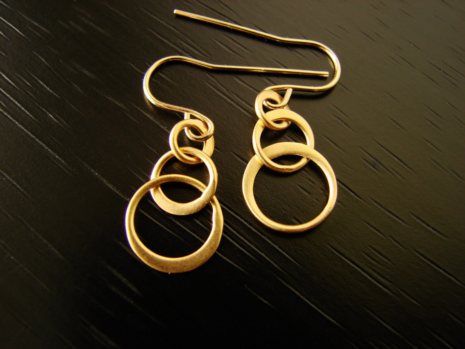 Silk Wool And Bijoux Linked Circles Dangle Earrings main image 0