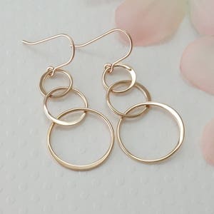 ROSE GOLD Linked Circles Earrings, Half Hammered Circles Earrings, Interlocking Circles Earrings, Entwined Hammered Circles Earrings