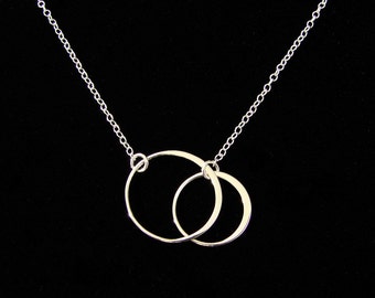 Best Friend Necklace, Elegant Eternal Circles,Silver Circle Necklace,Holiday Jewelry Gift, Delicate Circle, hammered circle, choker