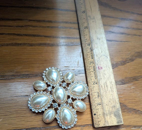 Vintage Faux Pearl/Crystal Brooch - image 2
