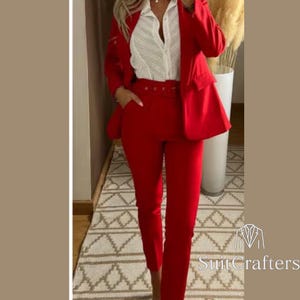 Tailored Women&#39;s Pantsuit: Blazer & High-Waist Trousers - Custom Fit