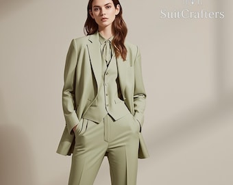 Completo da donna in rayon verde salvia: blazer, gilet e pantaloni