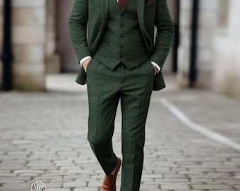 1920年代のメンズレトログリーンウールスーツ。ツイードウール3ピース