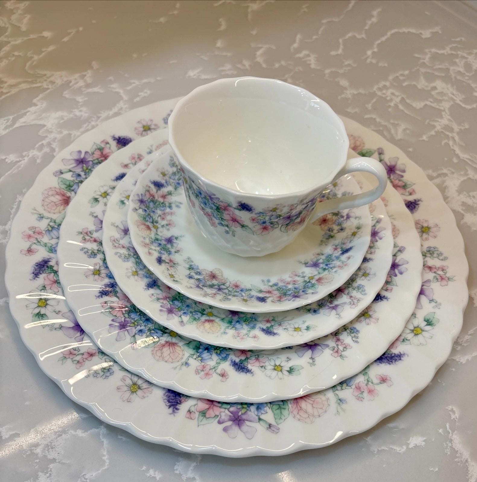Scalloped Dinnerware Canada