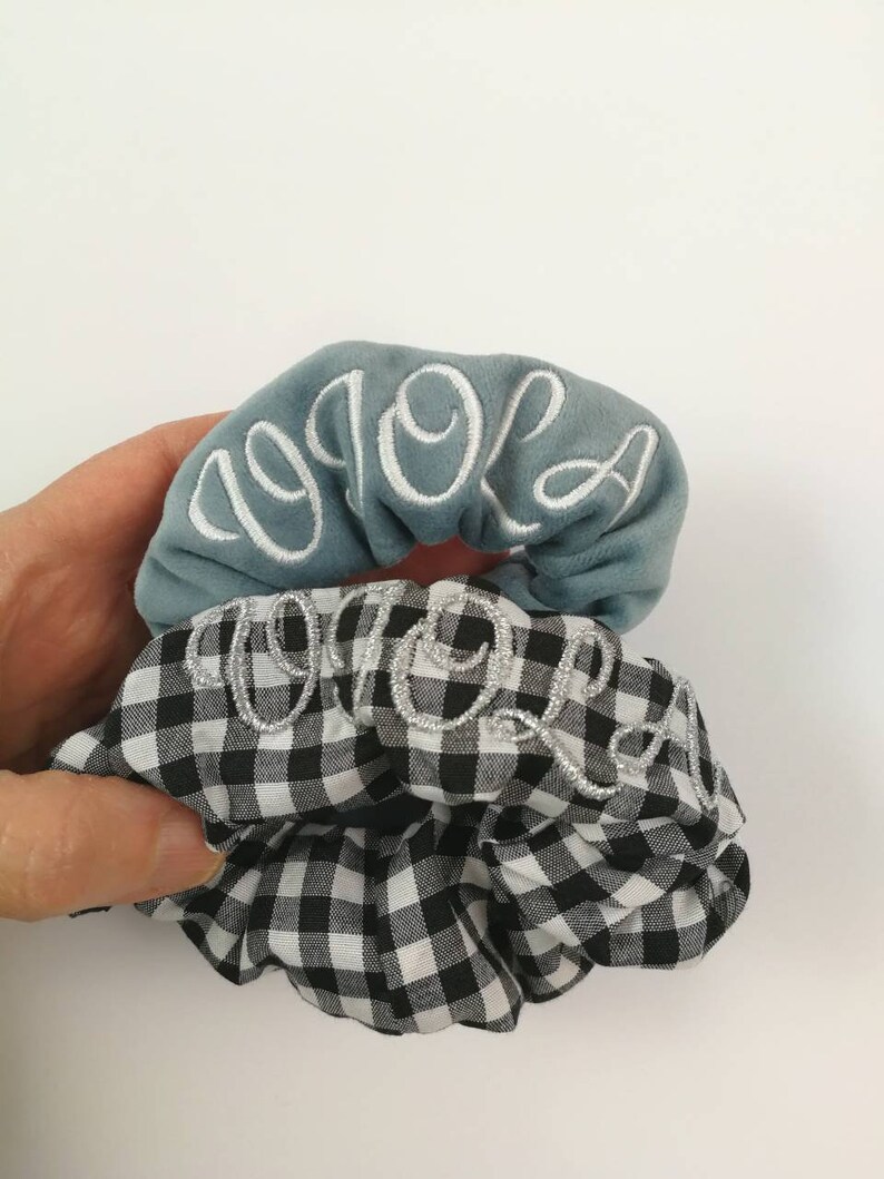 Scrunchies elastici per capelli colorati personalizzati ricamati col nome o senza immagine 6