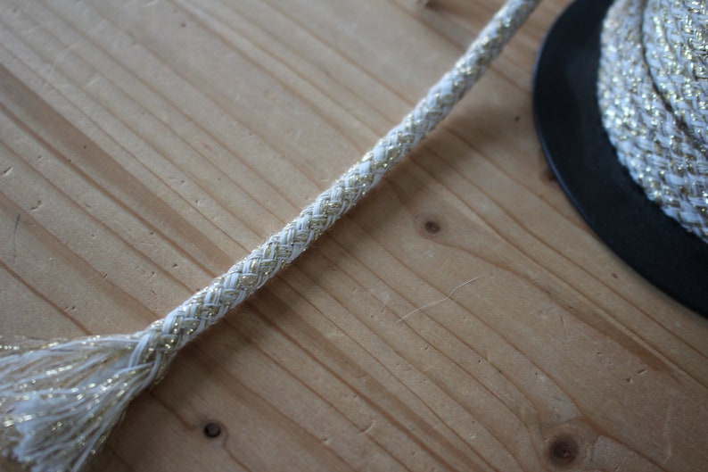Roll of white and gold cotton/lurex cord 40m image 2