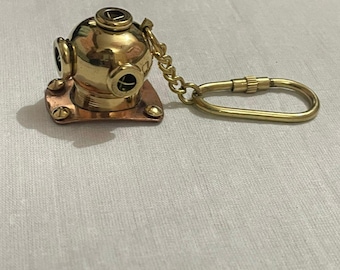 Chaveiro de capacete de mergulho em latão: Chaveiro náutico para mergulhadores