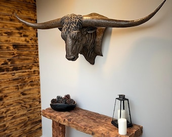 Duża brązowa figura ścienna z głową krowy rasy Texas Longhorn – piękna dekoracja artystyczna