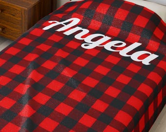Manta de felpa de terciopelo a cuadros rojos y negros personalizada: Manta acogedora para el hogar.