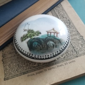 vintage Chinese porcelain seal paste pot