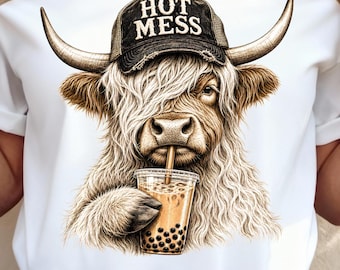 Hot Mess Highland Cow Png, Zabawna koszulka z krową pijącą herbatę Boba, Koszulka z zachodnim zwierzęciem gospodarskim, Uroczy prezent dla kobiet z bydłem góralskim