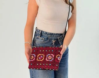 Embroidered Messenger Bag – Handmade Palestinian Tatreez