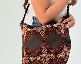 Cozy Practical Bag – Handmade Burlap & Etamin Palestinian Tatreez