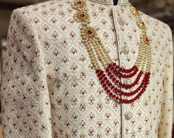 Sherwani de boda de lujo en color blanco roto para el novio: Traje de boda indio para hombre