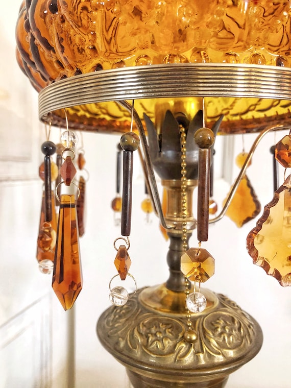 Antique Amber Parlor Table Lamp With Diamond/quilted Glass Shade