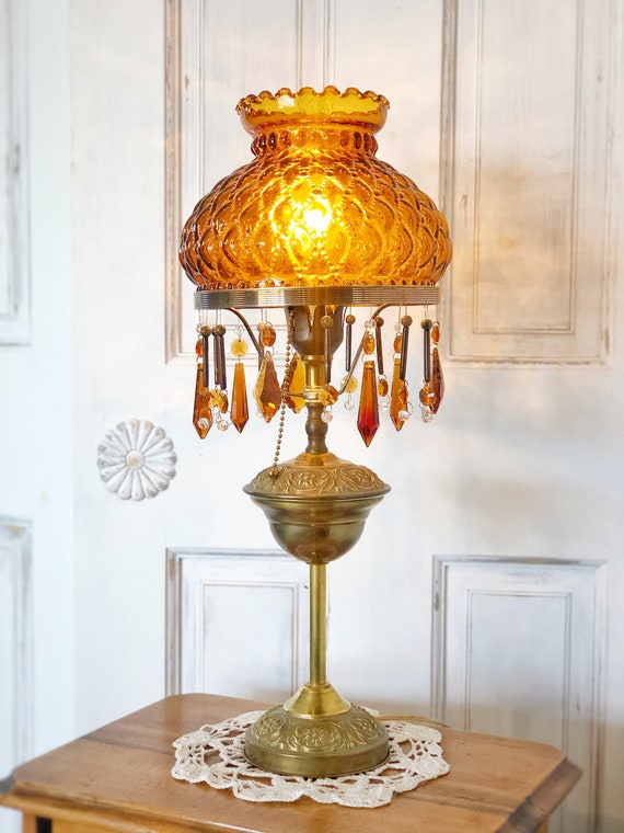Antique Parlor Table Lamp With Amber Diamond/quilted Glass Shade