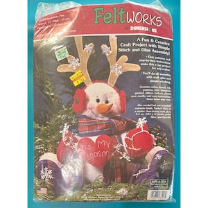 Vintage 2003 Dimensions Feltworks Snowflake Play Snowman Craft Kit 8129 Sealed