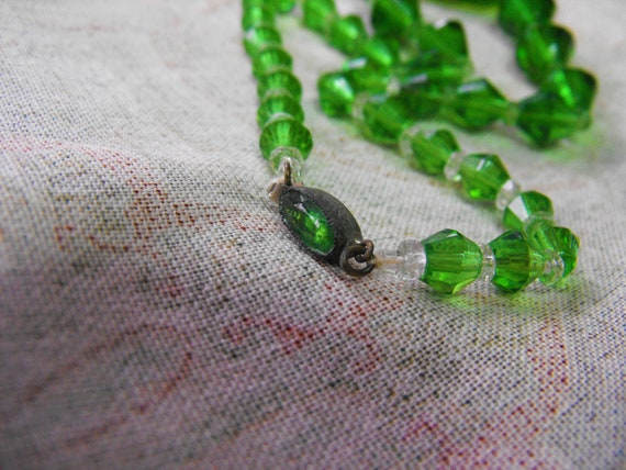 1930 Art Deco Acid Green Glass Pendant necklace - image 7