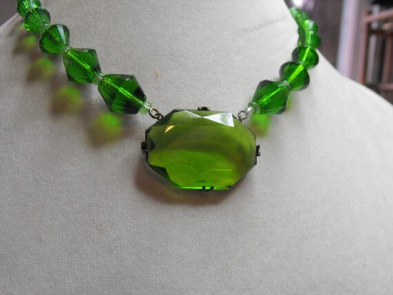 1930 Art Deco Acid Green Glass Pendant necklace - image 3