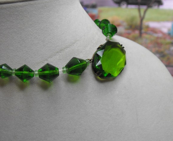 1930 Art Deco Acid Green Glass Pendant necklace - image 6