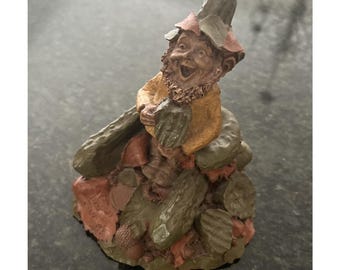 Vtg Signed, Retired Tom Clark Gnome "Crisp" Pickle Figurine 1985