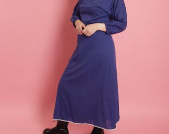 Robe longue maxi longue trapèze chauve-souris vintage des années 70 et 80 en bleu avec broderie de fleurs blanches XXS/XS