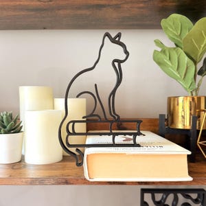 Cat on Books Line Art Sculpture: Modern Minimalist Pet Decor