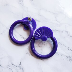 PIERCED Recycled Vintage Retro Purple Nurple Circle Hoop Fashion Costume Earrings imagem 4