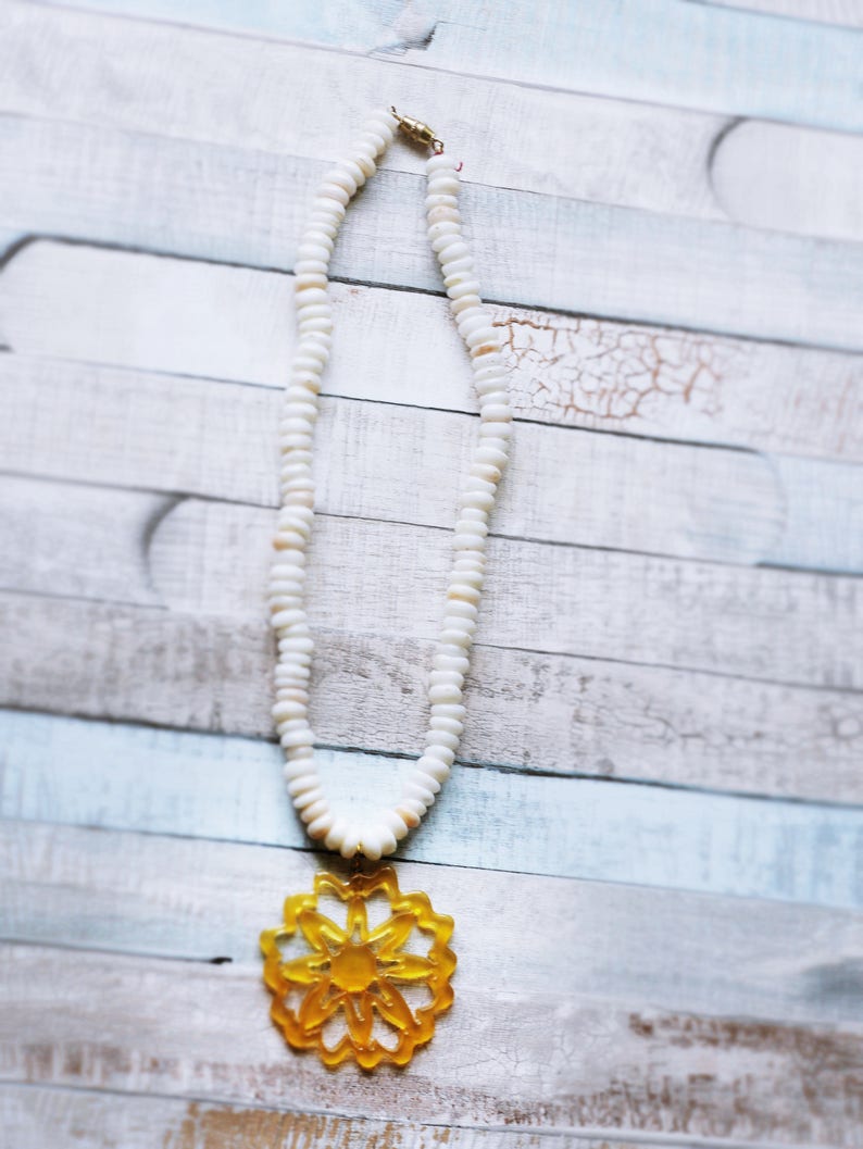 Recycled Creamy White Yellow Beach Boho Radiant Sunshine Flower Fashion Necklace image 2