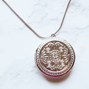Doctor Locket Recycled Silver-toned Round Medical, Doctor, Nurse Locket Fashion ...