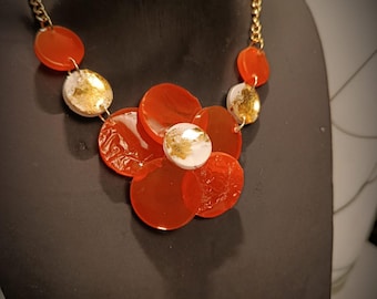 Collar de mujer hecho a mano en resina, cadena de acero inoxidable. Collar de mujer hecho a mano en resina, cadena de acero inoxidable.