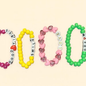 Bracelet de perles fait main avec nom personnalisé | Bracelets d&#39;amitié | Bracelets pour fille | Cadeau pour un ami | Bracelet Kandi