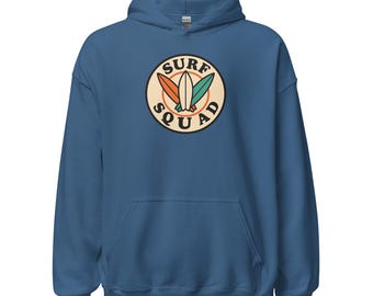 Unisex surf hoodie – “Surf Squad” badge, cozy beach style. Gift surfer.