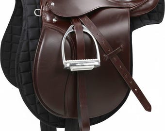 Sella da salto inglese in pelle marrone scuro - Set completo di attrezzatura professionale per equitazione