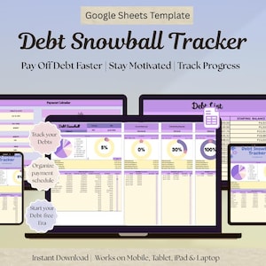 Op de afbeelding: Een digitale debt snowball tracker-sjabloon weergegeven op verschillende apparaten, waaronder een laptop, tablet en smartphone. Het ontwerp heeft een paars en geel kleurenschema met de tekst "Debt Snowball Tracker" en "Pay Off Debt Faster".