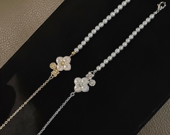 Mother of Pearl Clover Bracelet -  Freshwater Pearl Dainty Jewelry