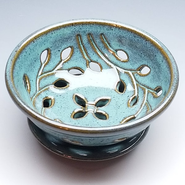 Berry Bowl with Dish, FREE SHIPPING, Turquoise, Hand Made, holds a Pint of Berries or Grapes, pottery, ceramics