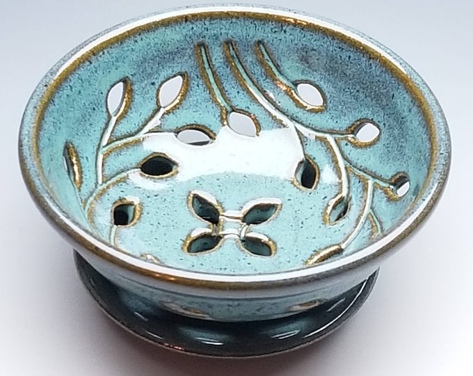 Berry Bowl with Dish, FREE SHIPPING, Turquoise, Hand Made, holds a Pint of Berries or Grapes, pottery, ceramics