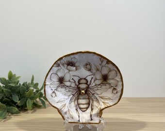 Decoupage kunst schelpen: Bumble Bee Design. Grote sint-jakobsschelp voor trinketschaal, sieradenschaal, handgemaakt cadeau, schelpkunst, gunsten