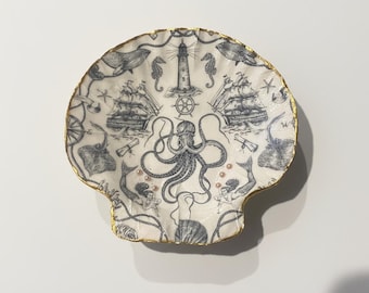 Grote schaal voor sint-jakobsschelpen. Grillig nautisch ontwerp: handgemaakt cadeau, schelpkunst, bloemsierkunst, cadeaus voor haar.