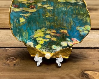 Zeeschelpkunst decoupage: waterlelies van Monet. Grote sint-jakobsschelp voor trinketschaal, sieradenschaal, handgemaakt cadeau, schelpkunst, gunsten