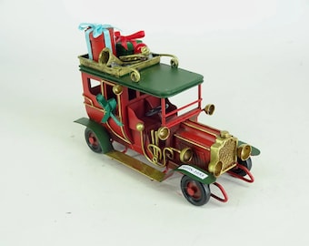 Decoración navideña de coche clásico de metal vintage rojo y verde