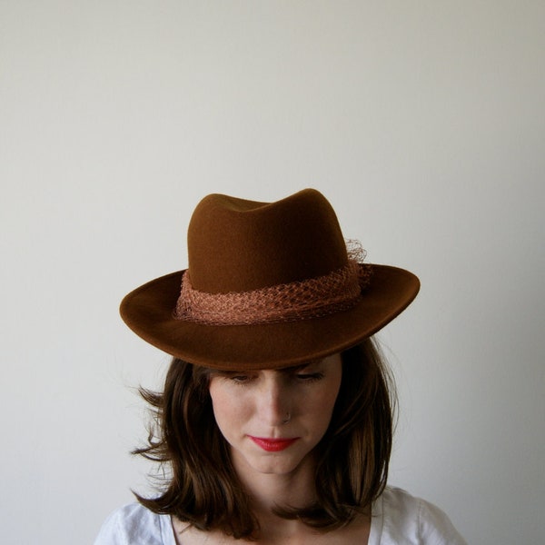 Vintage Hat. 70s Brown Wool Felt Fedora / Cowboy Hat. Women's / Ladies Hat. Rugged Western Hat.