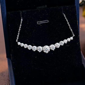 Curve Bar Necklace Dainty Moissanite Everyday Pendant Bridesmaid Gift Cluster Necklace 18K Solid Gold Necklace Gift for Mom Bridal Necklace