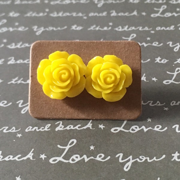 Gorgeous yellow rose studs