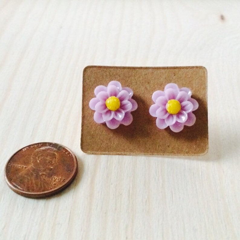 Small lavender daisy post earrings Etsy