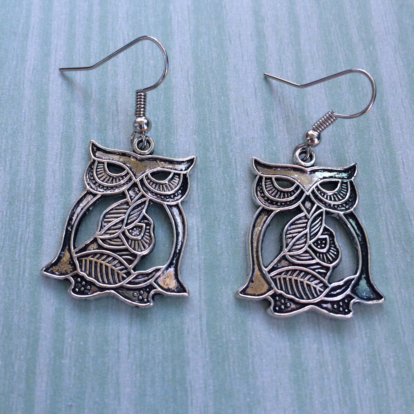 Gorgeous owl dangle earrings | Etsy