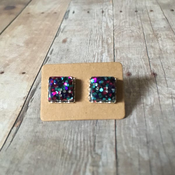 Nickel free!  Gorgeous peacock glitter studs